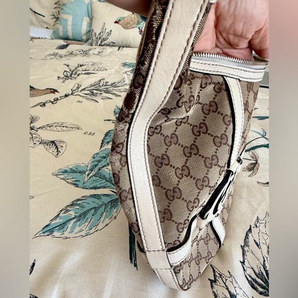 Gucci Classic Monogram with White GG Design Shoulder Bag - Picture 6 of 8